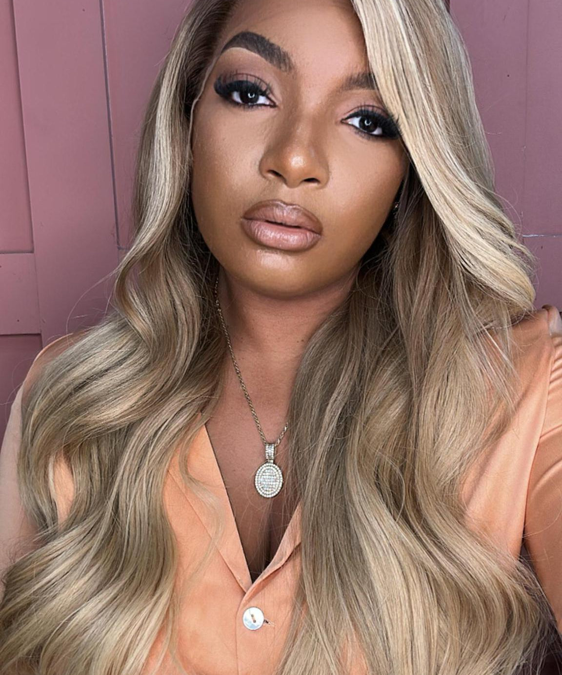 DONATELA UNIT | HD LACE FRONTAL GLUELESS WIG
